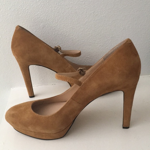 Vince Camuto "Joshlynn" Suede Mary Jane tan Pumps - Picture 1 of 17